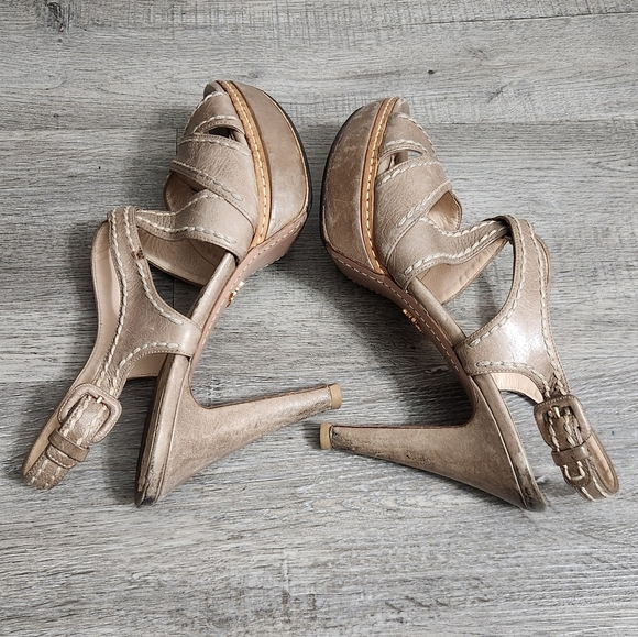 Prada Leather Heels - Picture 6 of 10